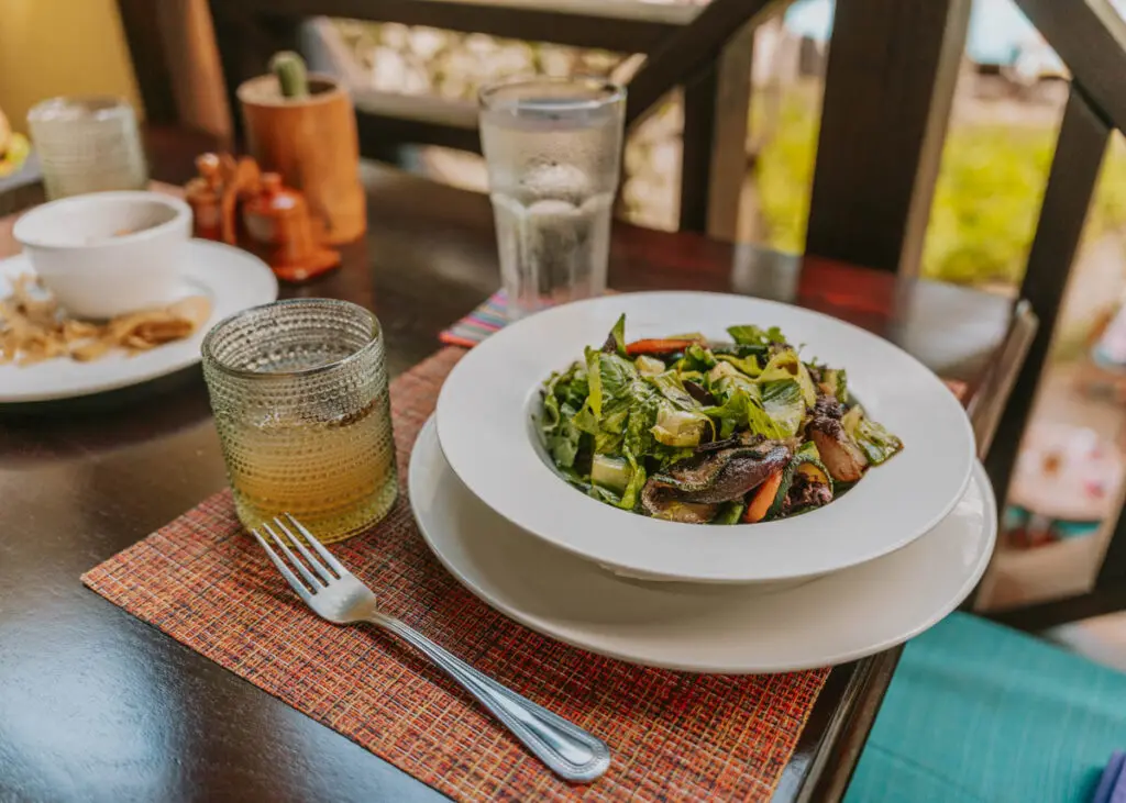 Dining at Hamanasi Belize