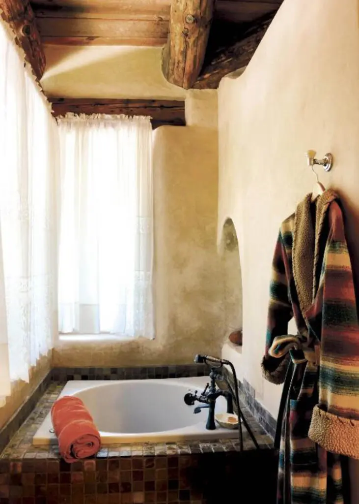 Bathtub in a Sedona hotel in central Sedona