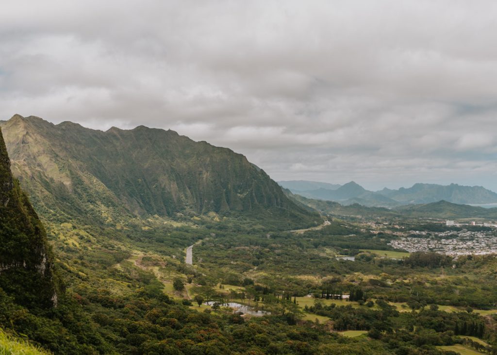 Oahu hidden gems: a scenic viewpoint with the Koʻolau mountains